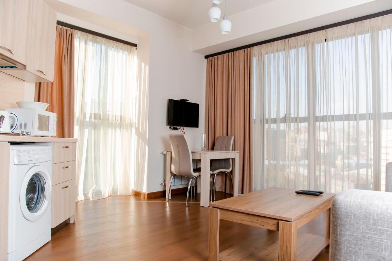 D&H Group Apartamento Erevan Exterior foto