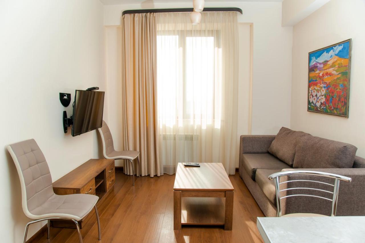 D&H Group Apartamento Erevan Exterior foto