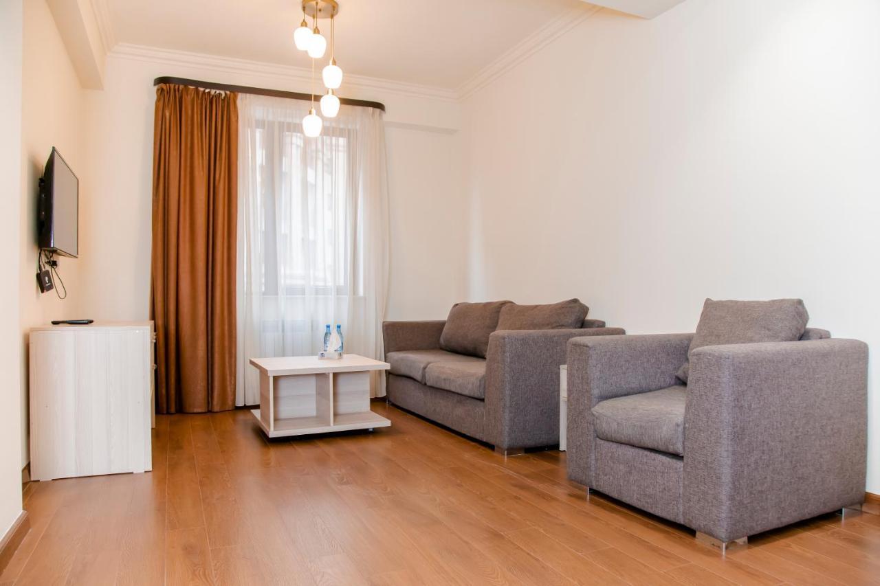 D&H Group Apartamento Erevan Exterior foto