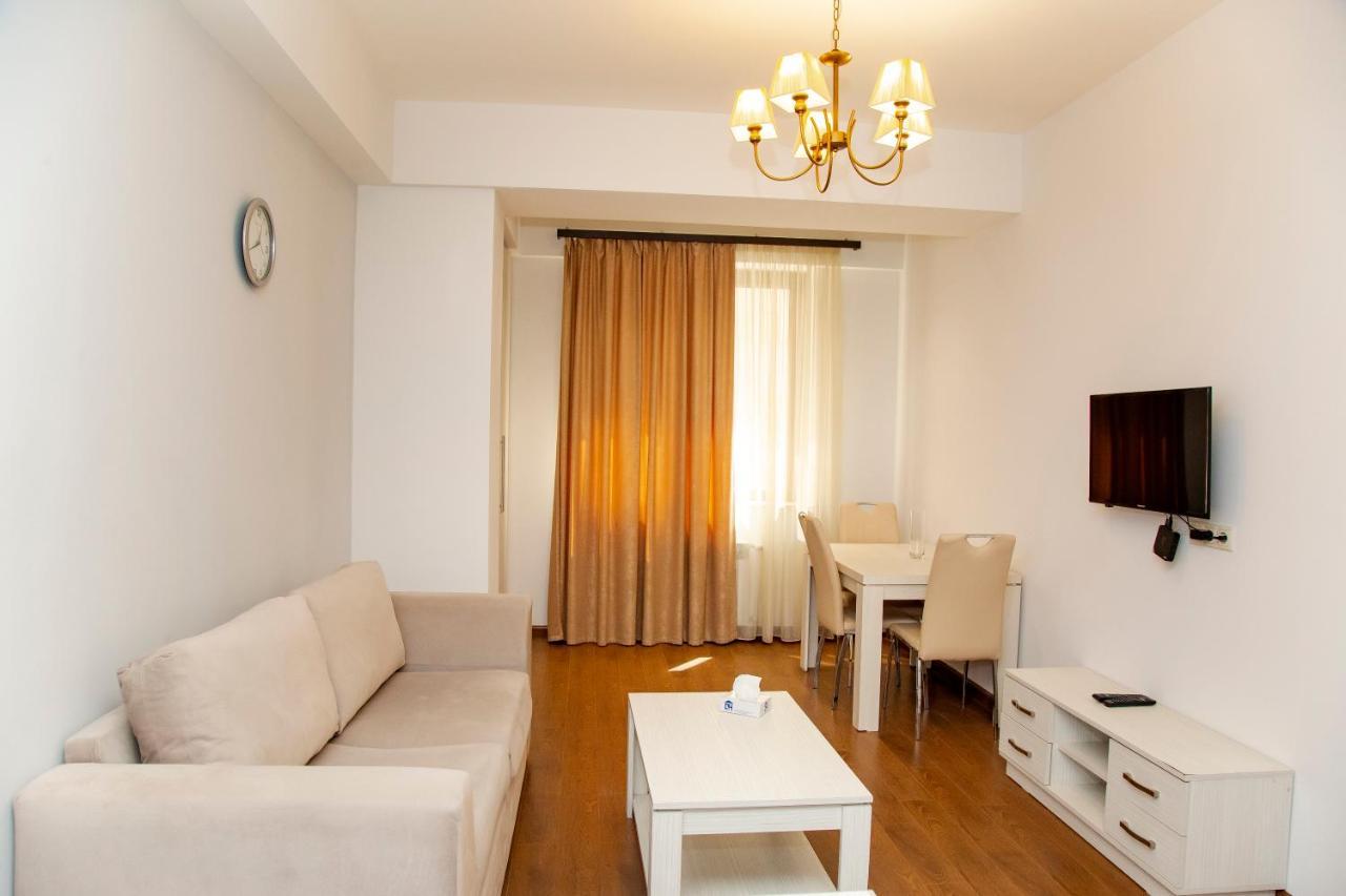 D&H Group Apartamento Erevan Exterior foto